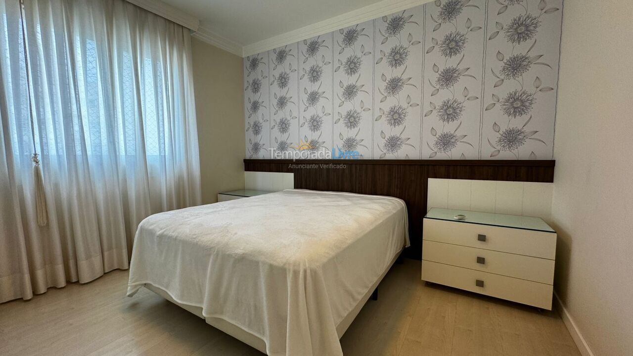 Apartamento para aluguel de temporada em Itapema (Meia Praia)