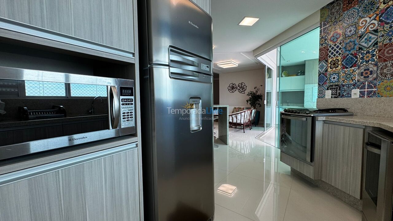 Apartamento para aluguel de temporada em Itapema (Meia Praia)