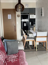 Apartamento vila mirim confortável e aconchegante