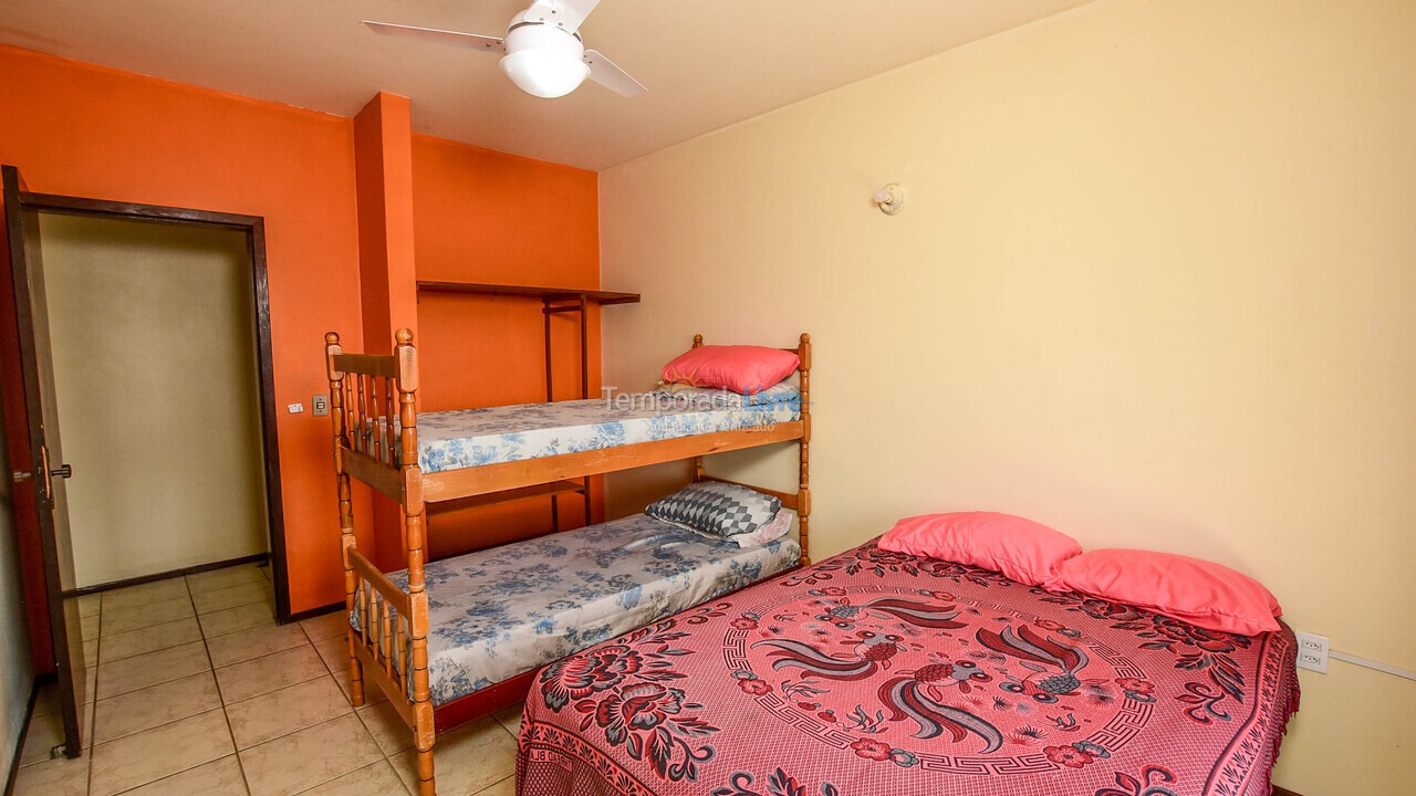 Apartment for vacation rental in Garopaba (Praia da Ferrugem)