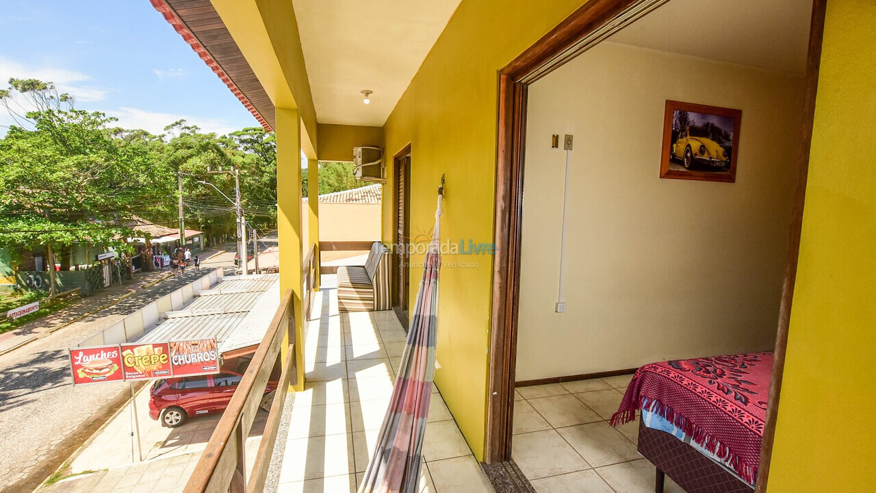 Apartment for vacation rental in Garopaba (Praia da Ferrugem)