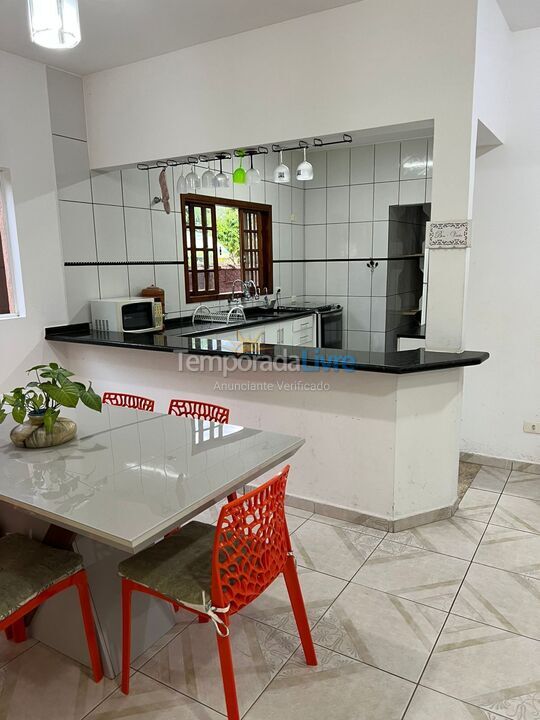 Casa para alquiler de vacaciones em Caraguatatuba (Praia de Massaguaçu)