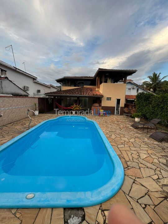 Casa para alquiler de vacaciones em Caraguatatuba (Praia de Massaguaçu)
