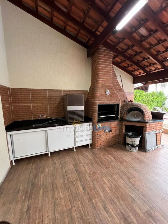 Casa para alquiler de vacaciones em Caraguatatuba (Praia de Massaguaçu)