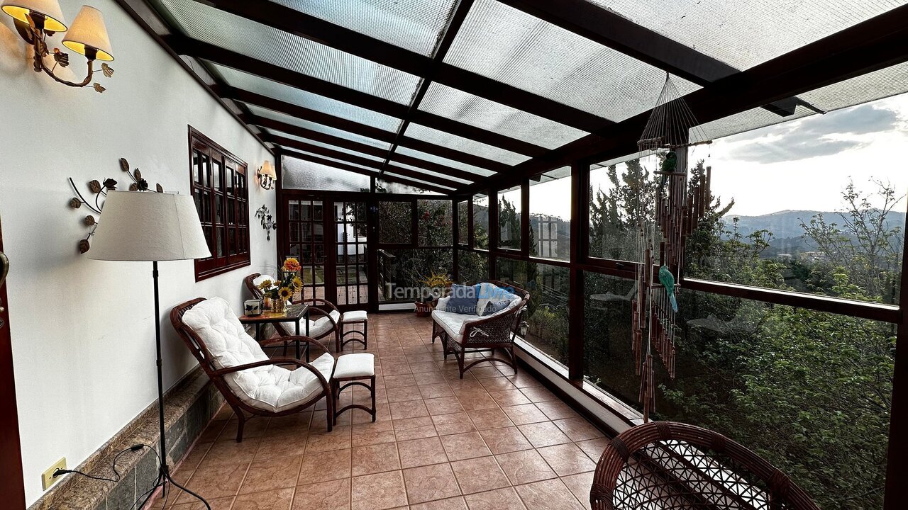 Casa para aluguel de temporada em Campos do Jordão (Jardim Montebelo)