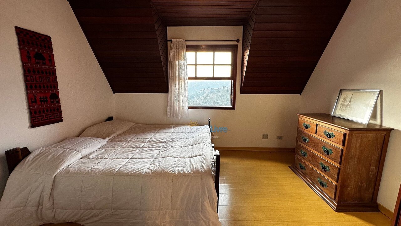 Casa para aluguel de temporada em Campos do Jordão (Jardim Montebelo)