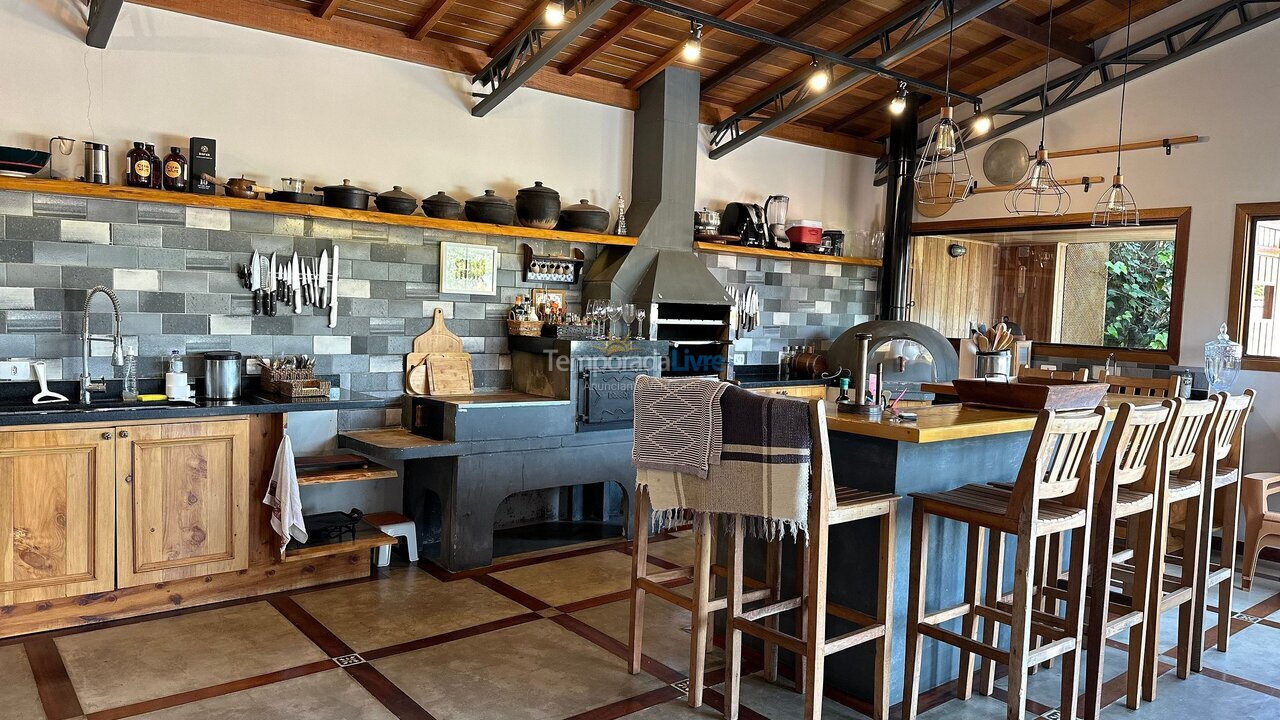 Casa para alquiler de vacaciones em Campos do Jordão (Ataláia)