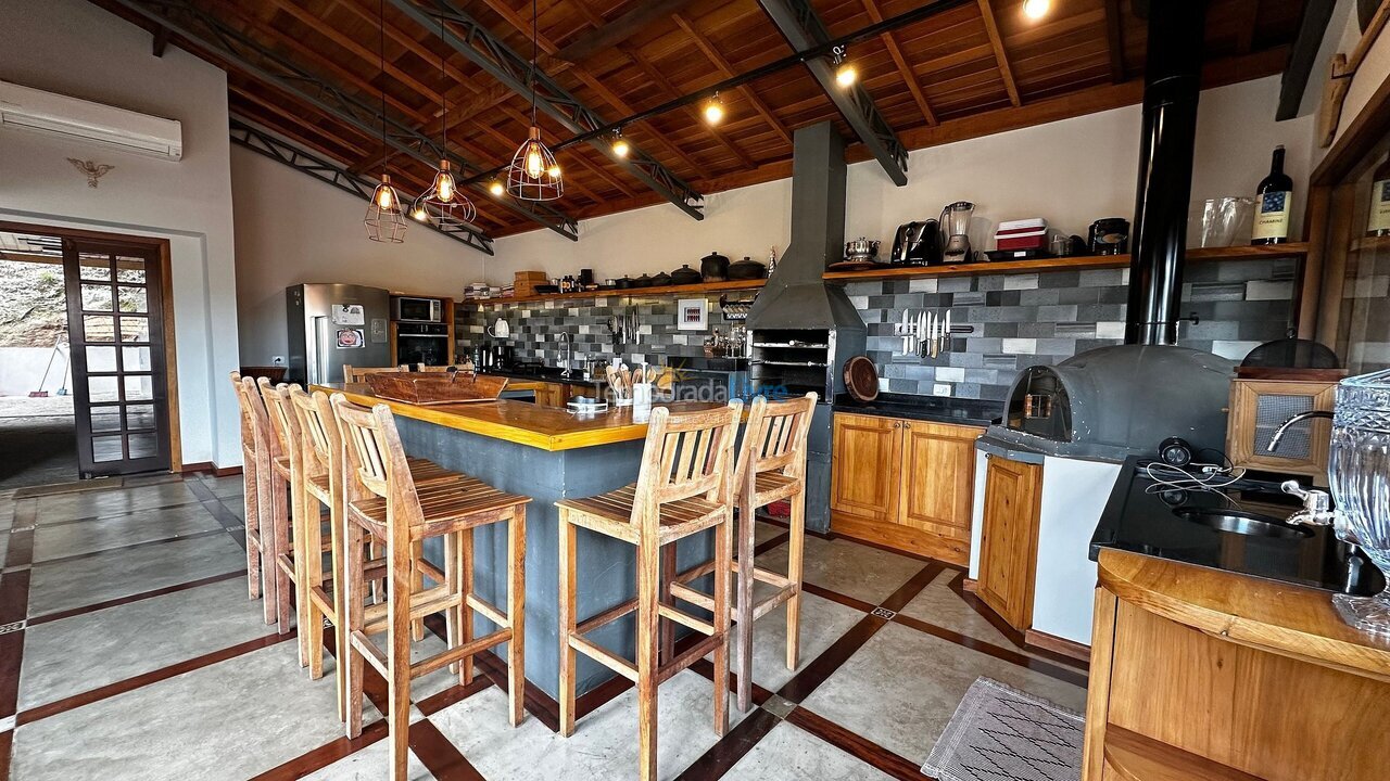 Casa para alquiler de vacaciones em Campos do Jordão (Ataláia)