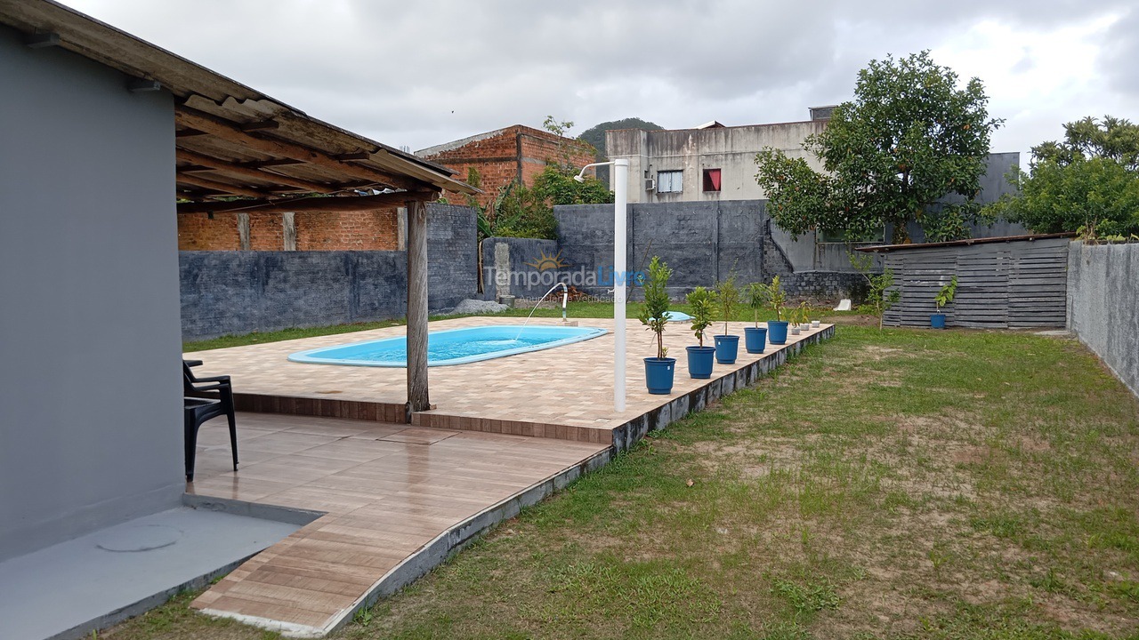 Casa para alquiler de vacaciones em Matinhos (Caiobá)