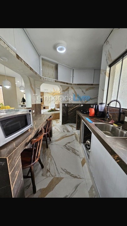 Casa para aluguel de temporada em Praia Grande (Solemar)