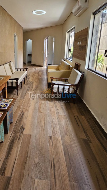 Casa para aluguel de temporada em Praia Grande (Solemar)