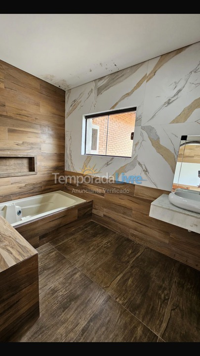 Casa para aluguel de temporada em Praia Grande (Solemar)