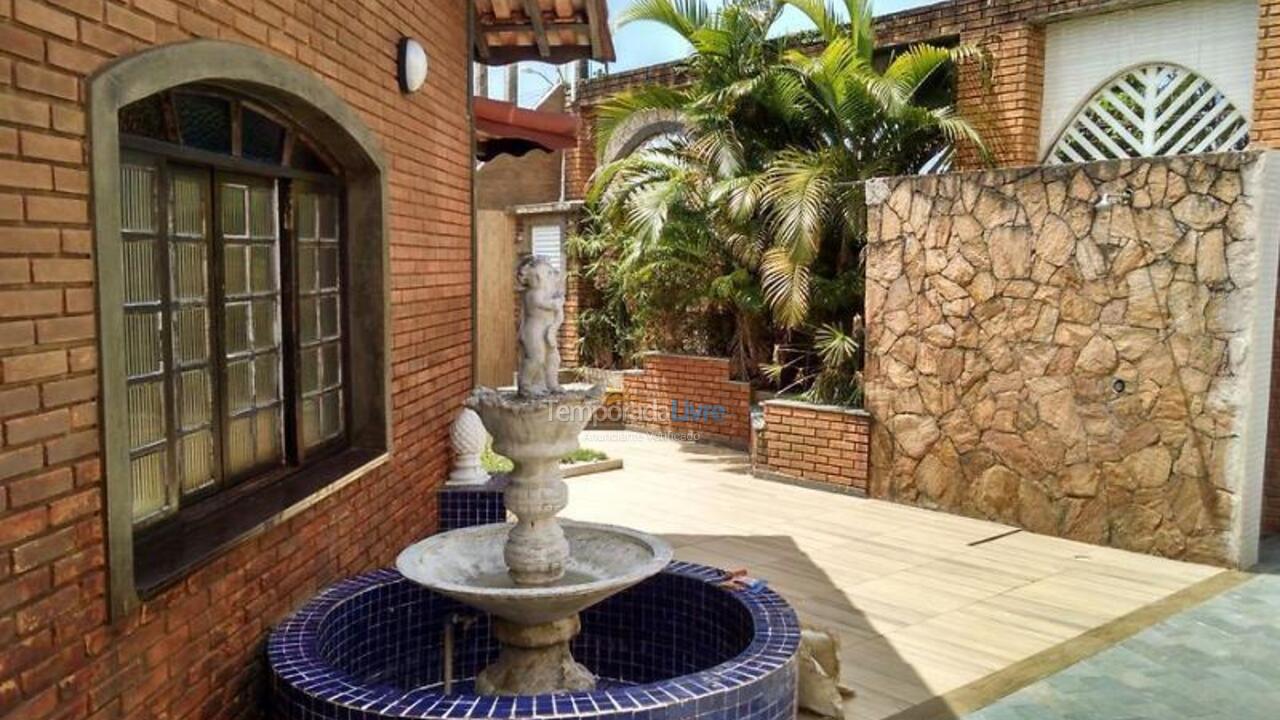 Casa para aluguel de temporada em Praia Grande (Solemar)