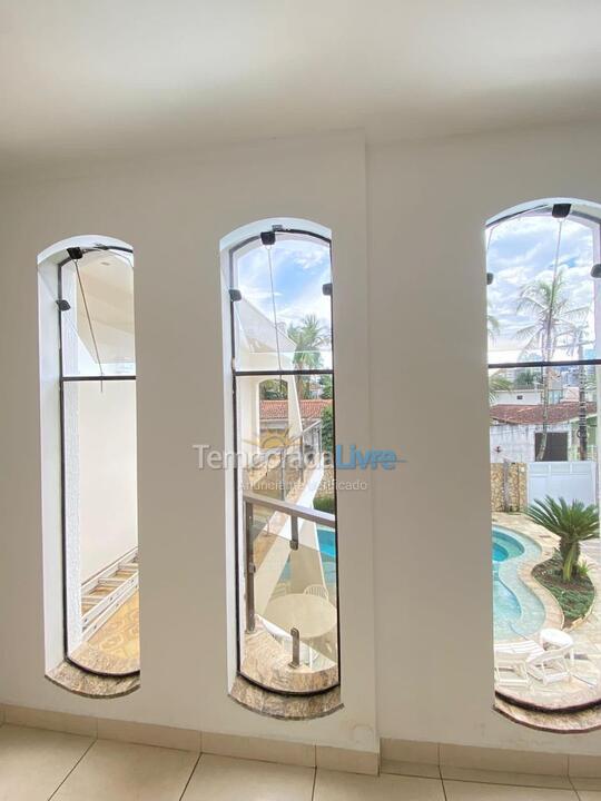 Casa para aluguel de temporada em Guarujá (Enseada)