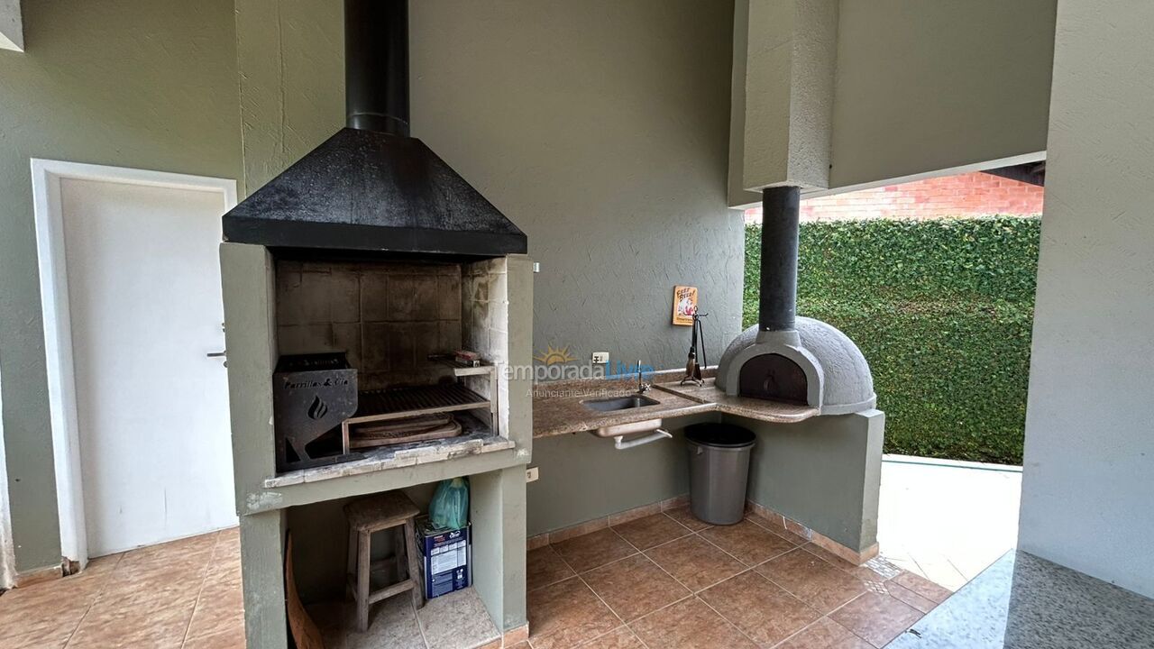 Casa para alquiler de vacaciones em Guarujá (Praia do Pernambuco)