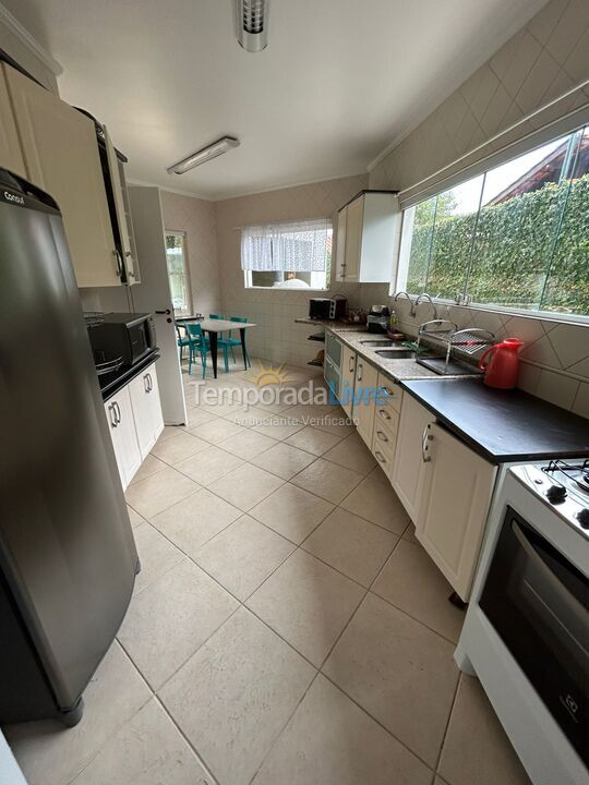 Casa para alquiler de vacaciones em Guarujá (Praia do Pernambuco)