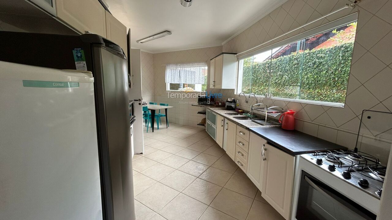 Casa para alquiler de vacaciones em Guarujá (Praia do Pernambuco)