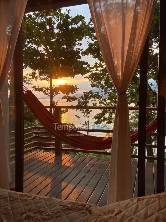 Apartamento para aluguel de temporada em Ilhabela (Portinho)