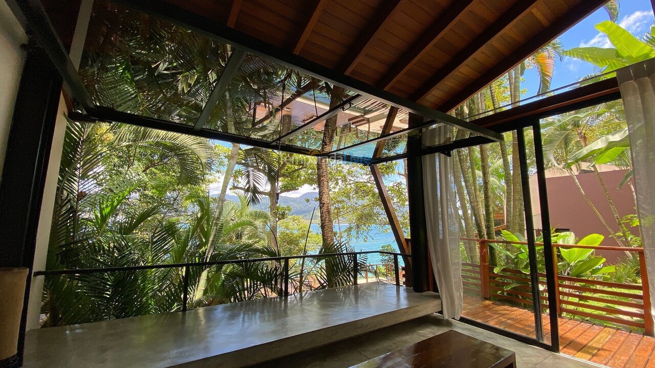 Apartamento para aluguel de temporada em Ilhabela (Portinho)