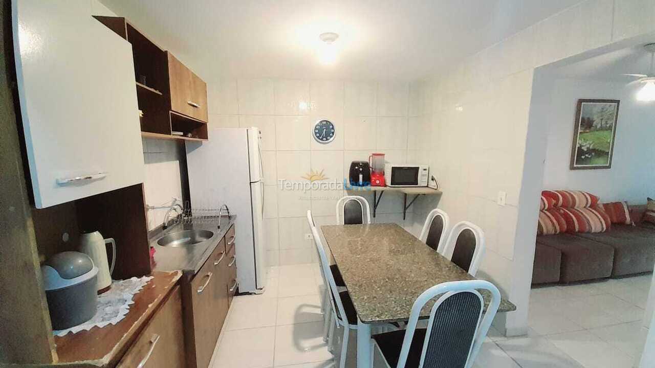 Casa para alquiler de vacaciones em Matinhos (Balneário Flamingo)