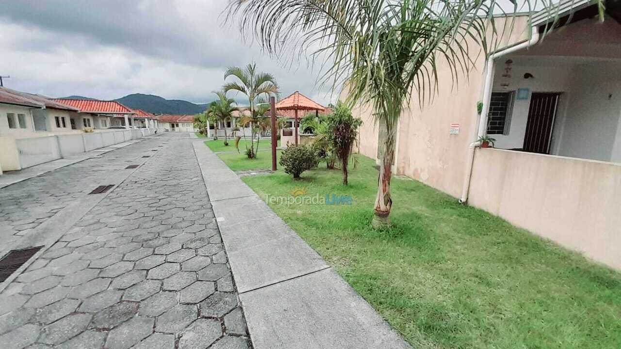 Casa para alquiler de vacaciones em Matinhos (Balneário Flamingo)