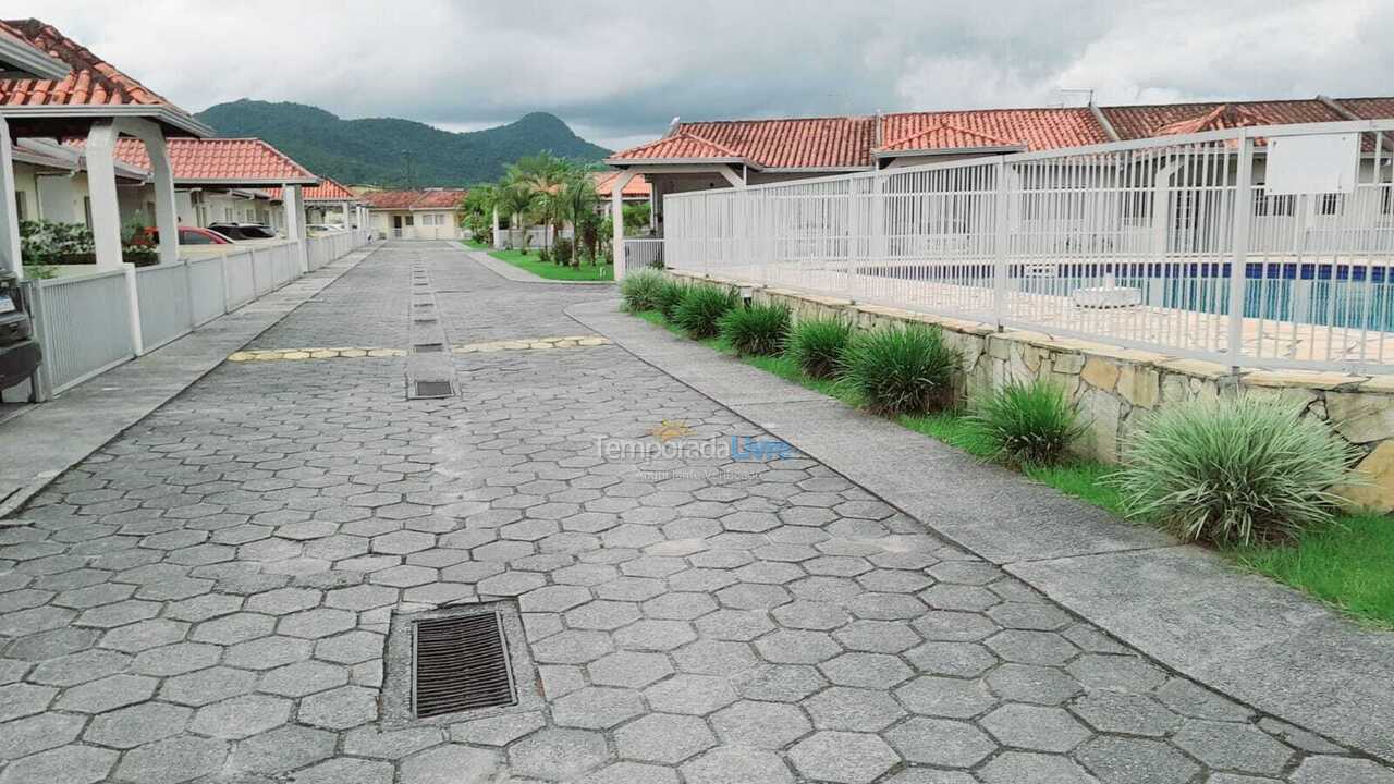 Casa para alquiler de vacaciones em Matinhos (Balneário Flamingo)