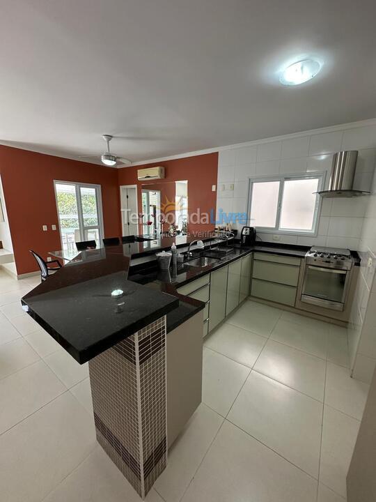 Apartamento para aluguel de temporada em Ubatuba (Praia Grande)