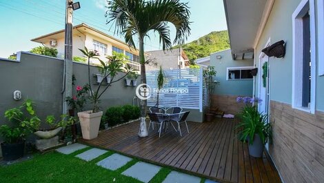 House with 6 Bedrooms and Swimming Pool - Ribeirão da Ilha