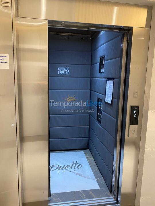 Apartamento para alquiler de vacaciones em Governador Celso Ramos (Praia de Palmas)