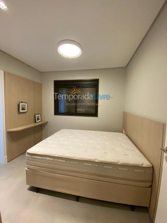 Apartamento para alquiler de vacaciones em Governador Celso Ramos (Praia de Palmas)