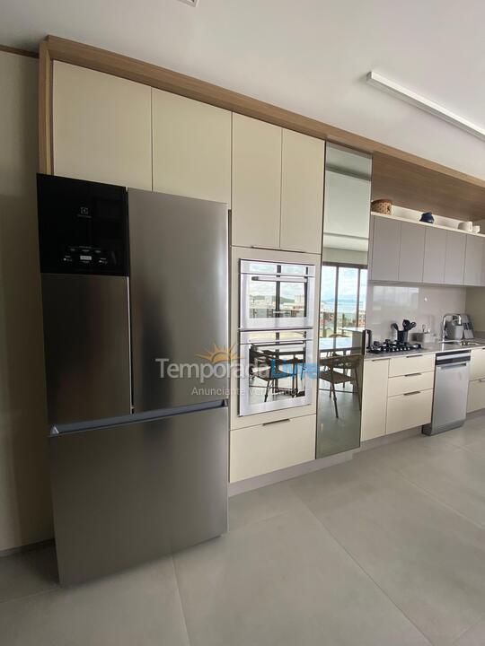 Apartamento para alquiler de vacaciones em Governador Celso Ramos (Praia de Palmas)