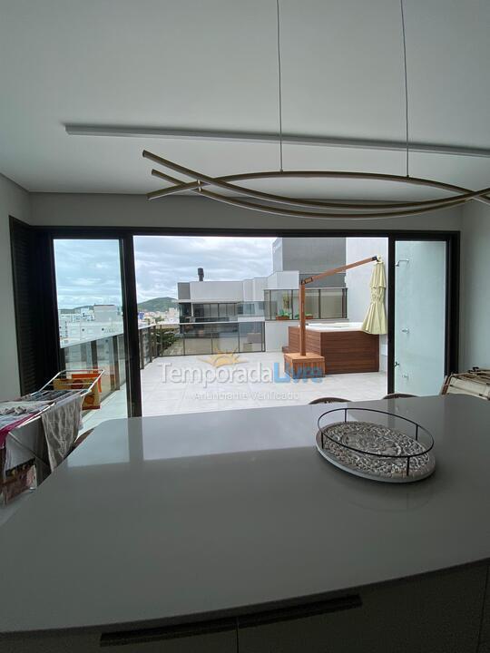 Apartamento para alquiler de vacaciones em Governador Celso Ramos (Praia de Palmas)