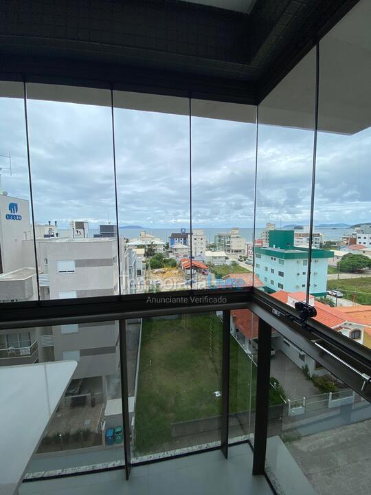 Apartamento para alquiler de vacaciones em Governador Celso Ramos (Praia de Palmas)