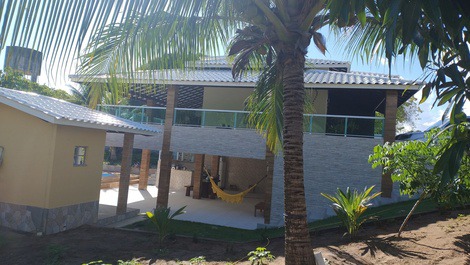 Linda casa em Camaçari para 10 pessoas c piscina em condomínio fechado