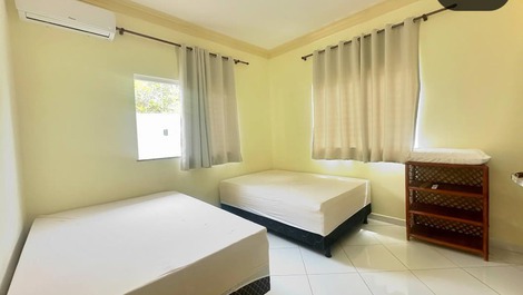 Linda casa em Camaçari para 10 pessoas c piscina em condomínio fechado