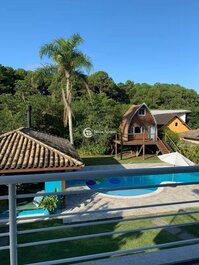 4 Rooms with 3 Suites, Gourmet Space, Swimming Pool and Volleyball Field