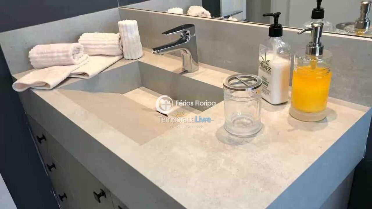 Casa para aluguel de temporada em Florianópolis (Morro das Pedras)