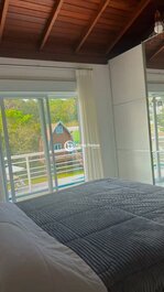 4 Rooms with 3 Suites, Gourmet Space, Swimming Pool and Volleyball Field