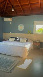 4 Rooms with 3 Suites, Gourmet Space, Swimming Pool and Volleyball Field