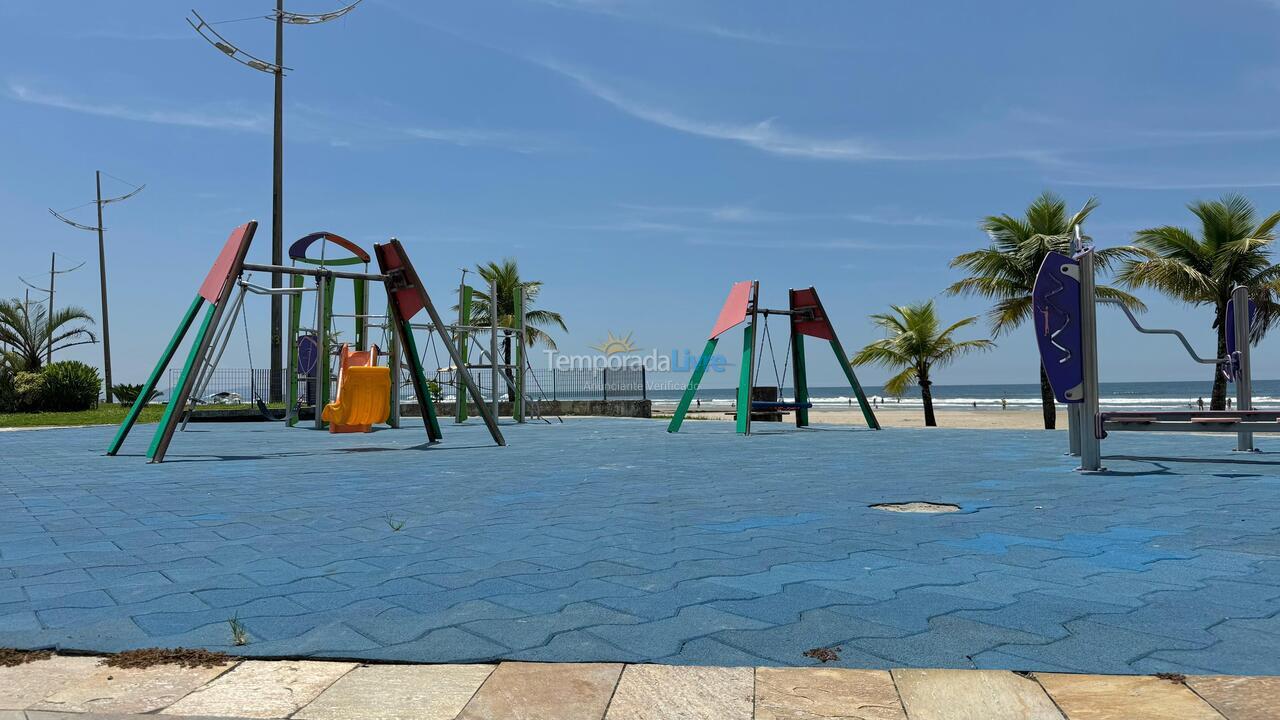 Apartamento para aluguel de temporada em Praia Grande (Jardim Imperador)