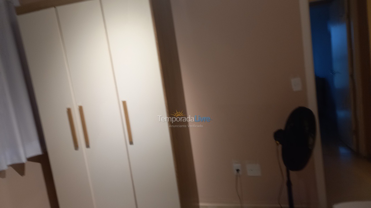 Apartamento para aluguel de temporada em Praia Grande (Praia do Caiçara)