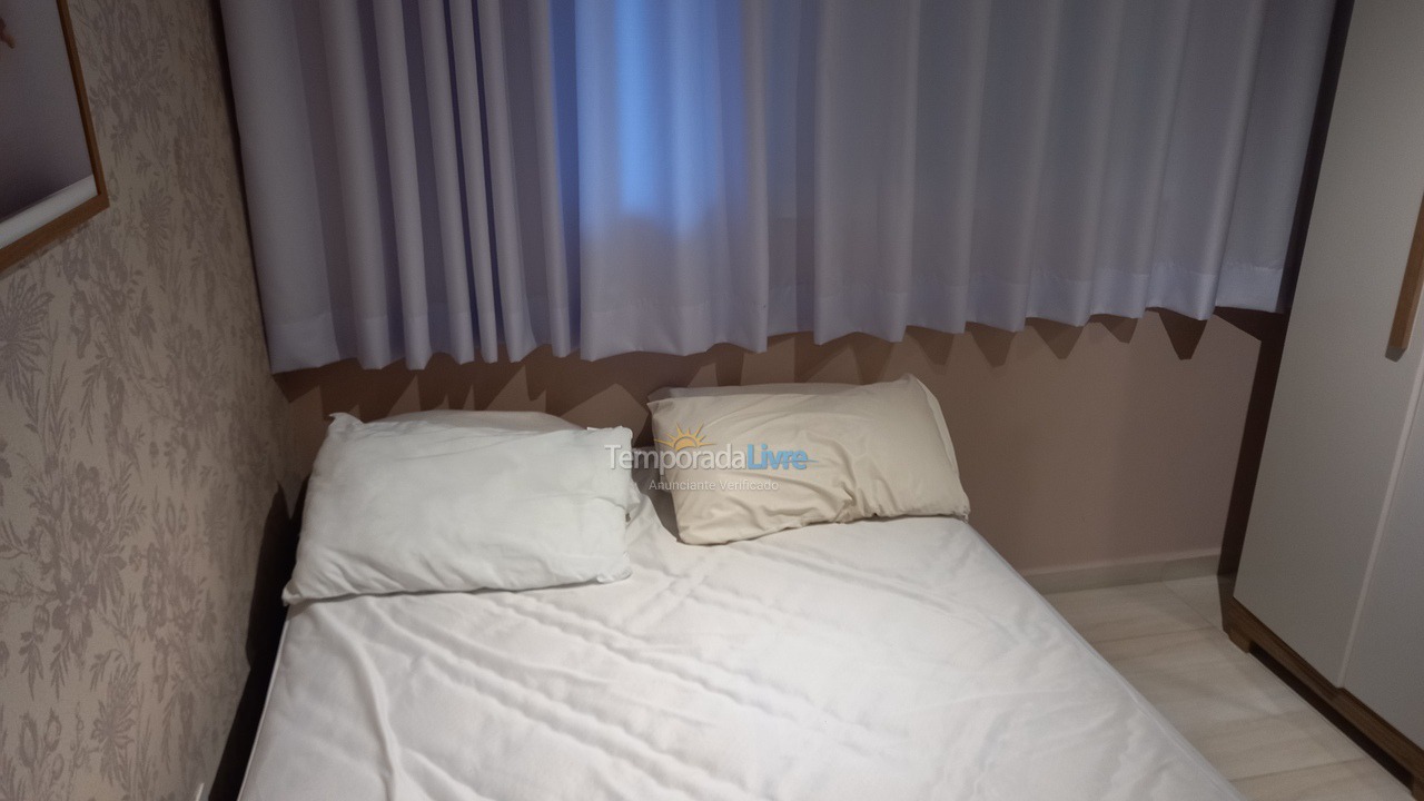 Apartamento para aluguel de temporada em Praia Grande (Praia do Caiçara)