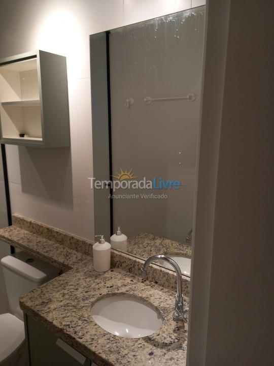 Apartamento para aluguel de temporada em Praia Grande (Praia do Caiçara)