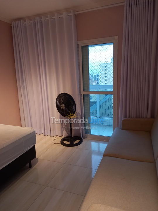 Apartamento para aluguel de temporada em Praia Grande (Praia do Caiçara)