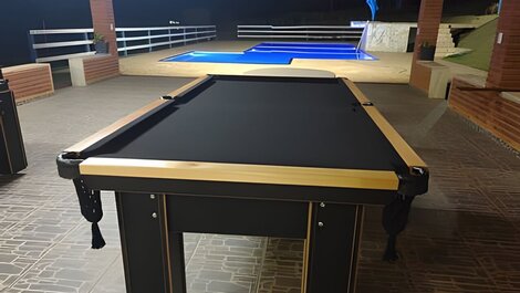 Chácara com 4 Chalés, grande piscina e muito verde