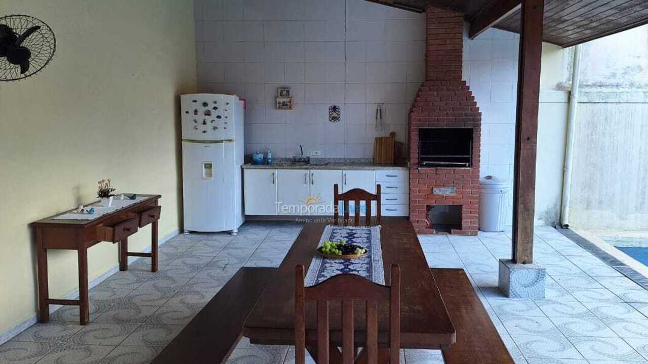 Casa para aluguel de temporada em Guarujá (Enseada)