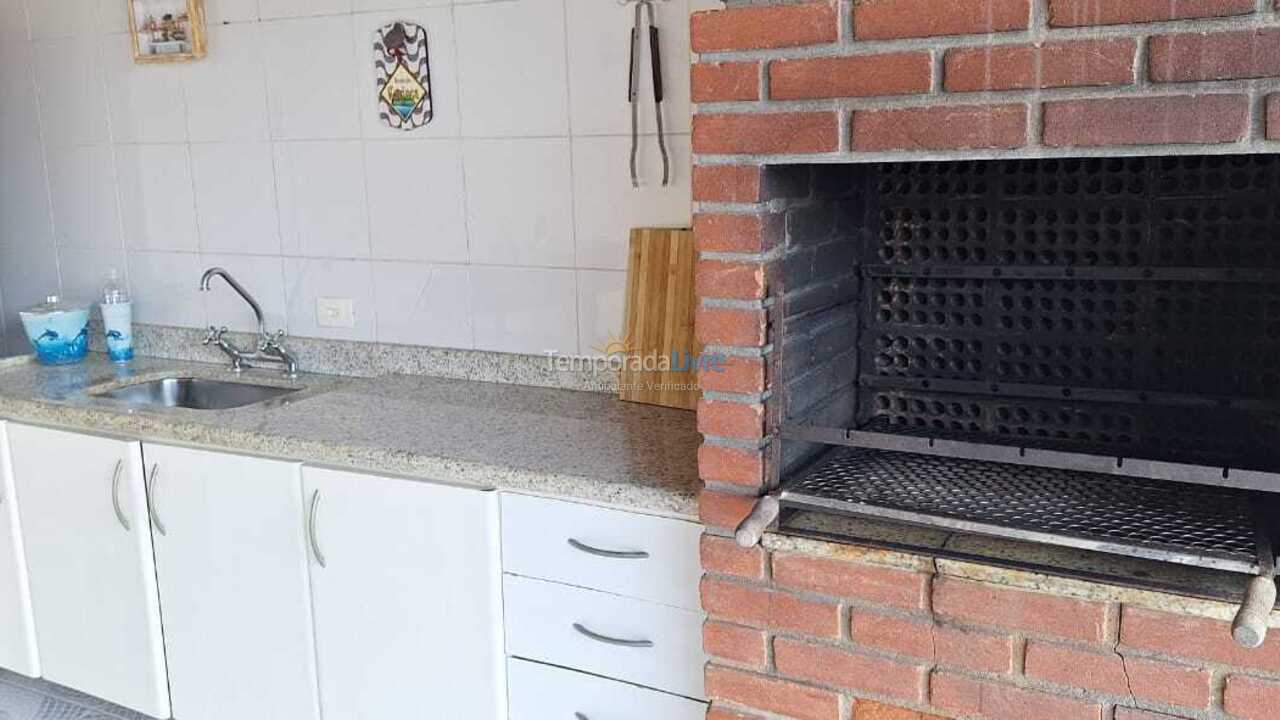 Casa para aluguel de temporada em Guarujá (Enseada)