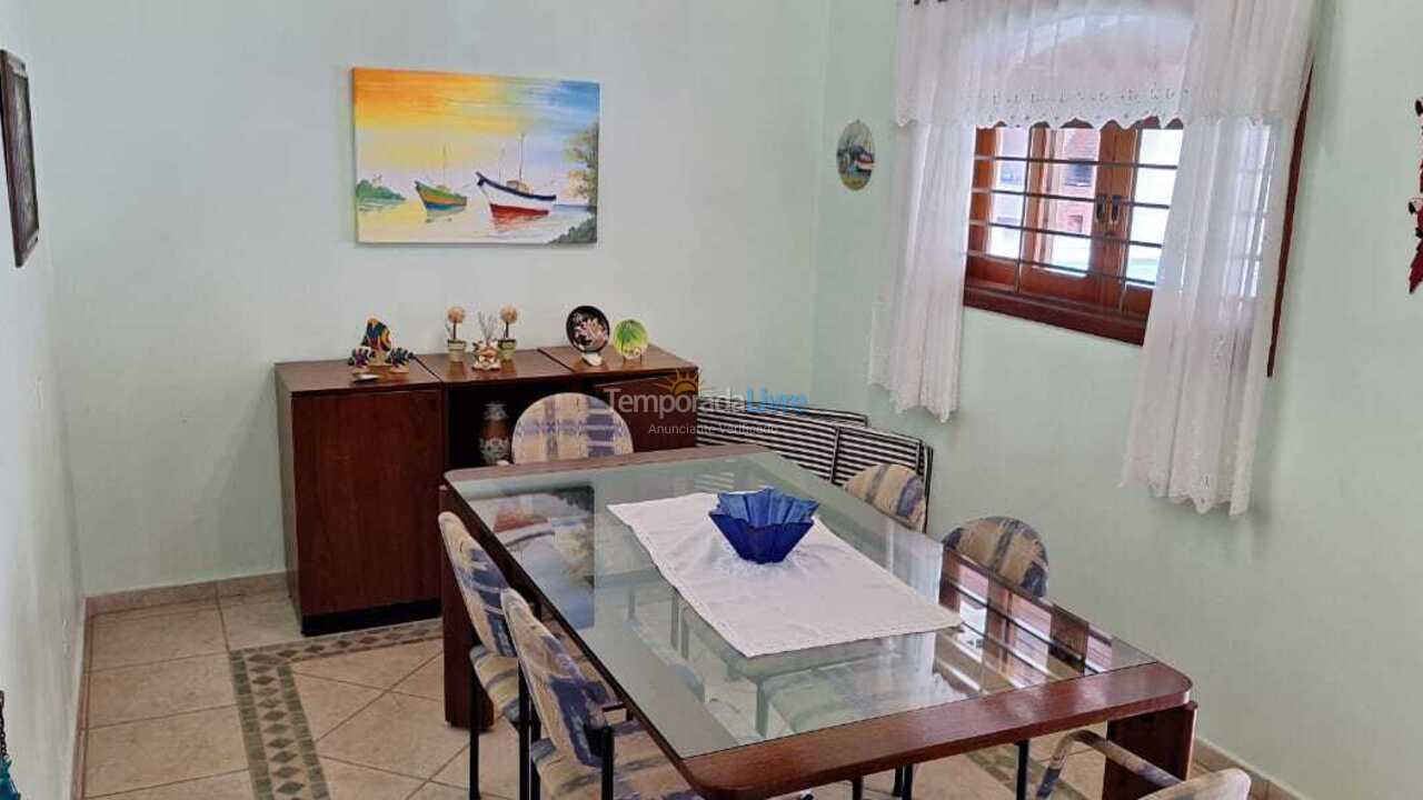 Casa para aluguel de temporada em Guarujá (Enseada)