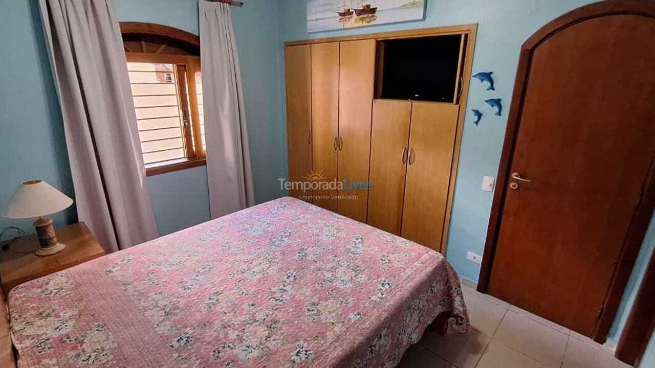 Casa para aluguel de temporada em Guarujá (Enseada)