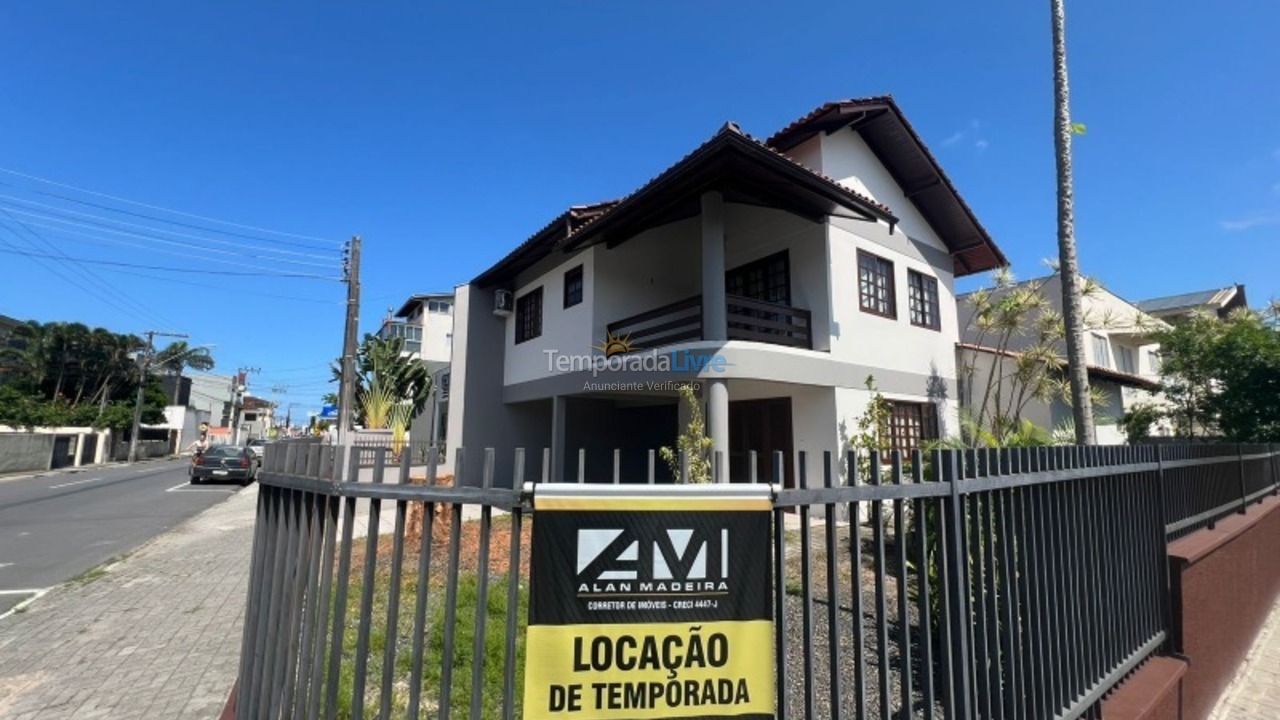 Casa para alquiler de vacaciones em São Francisco do Sul (Enseada)